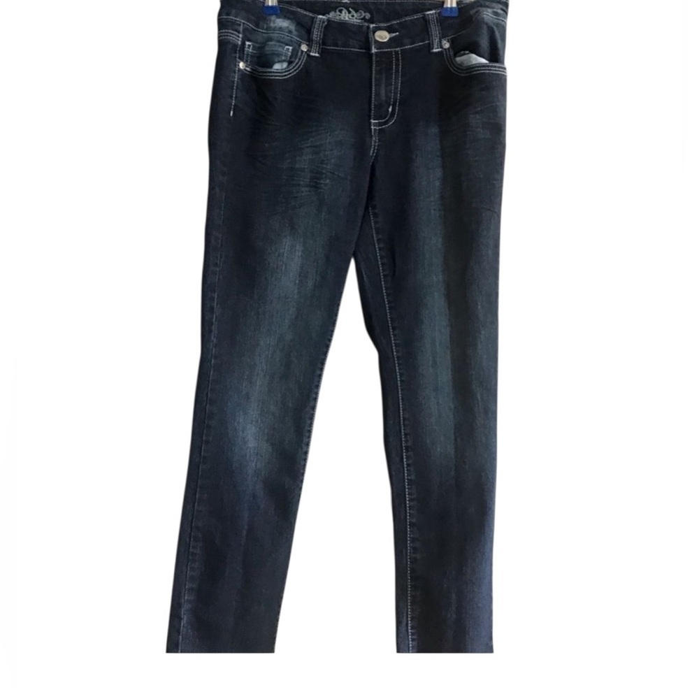 Women’s women’s blue jeans dark wash size 12 x 30 designs on pockets - Picture 4 of 13